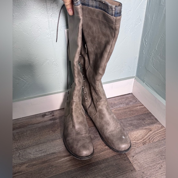 Grey boots - Picture 2 of 4